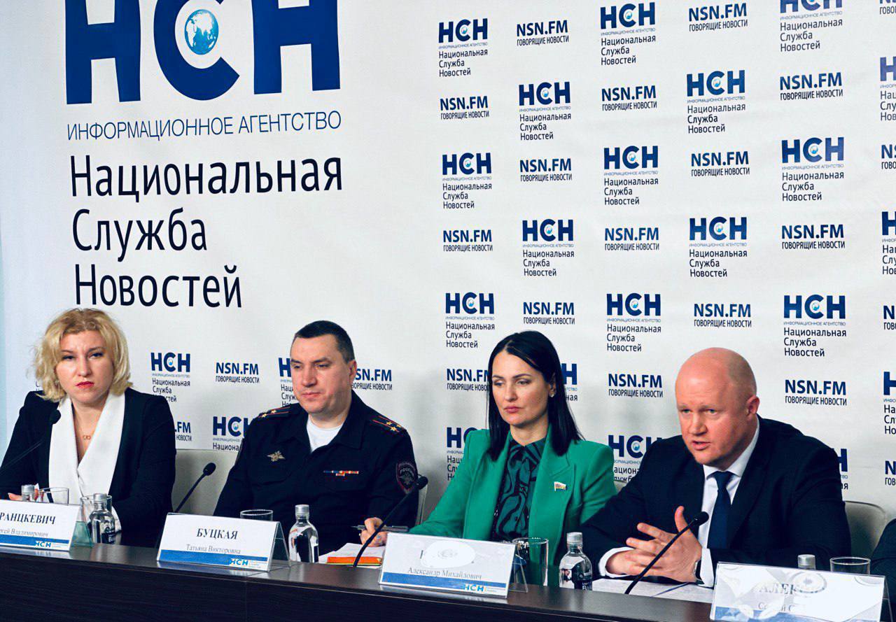 ВОПРОСЫ БЕЗОПАСНОСТИ РЕБЕНКА В АВТОМОБИЛЕ – В ЦЕНТРЕ ВНИМАНИЯ